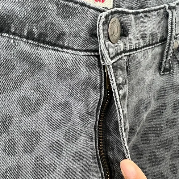 Johnny Was Size 30 Leopard Animal Print Skinny Jeans Dark Gray Mob Wife - Picture 4 of 9